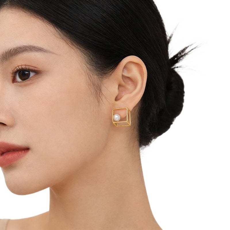 QX White Gold Pearl Earrings in 925 Sterling Silver and Lightweight Huggie Profile for Daily Wear and Elegant Styling - Image 4