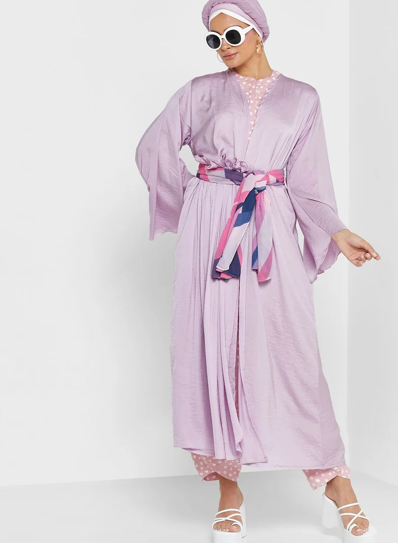Khizana Ruched Detailed Abaya With Sheila