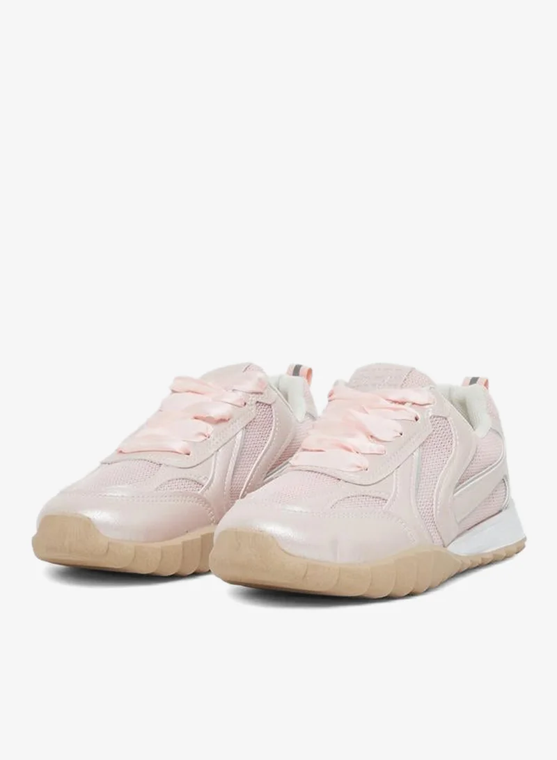 ستايلي اكتيف حذاء رياضي برباط مزين بالدانتيل