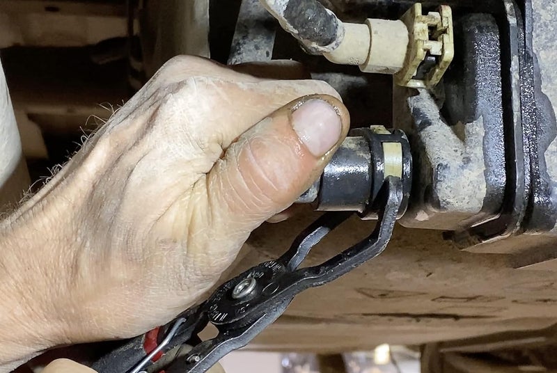 Lisle 37140 Disconnect Pliers, 45 Degree - Image 2