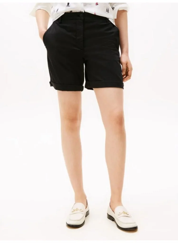 TOMMY HILFIGER Garment Dyed Turn-Up Mom Chino Shorts