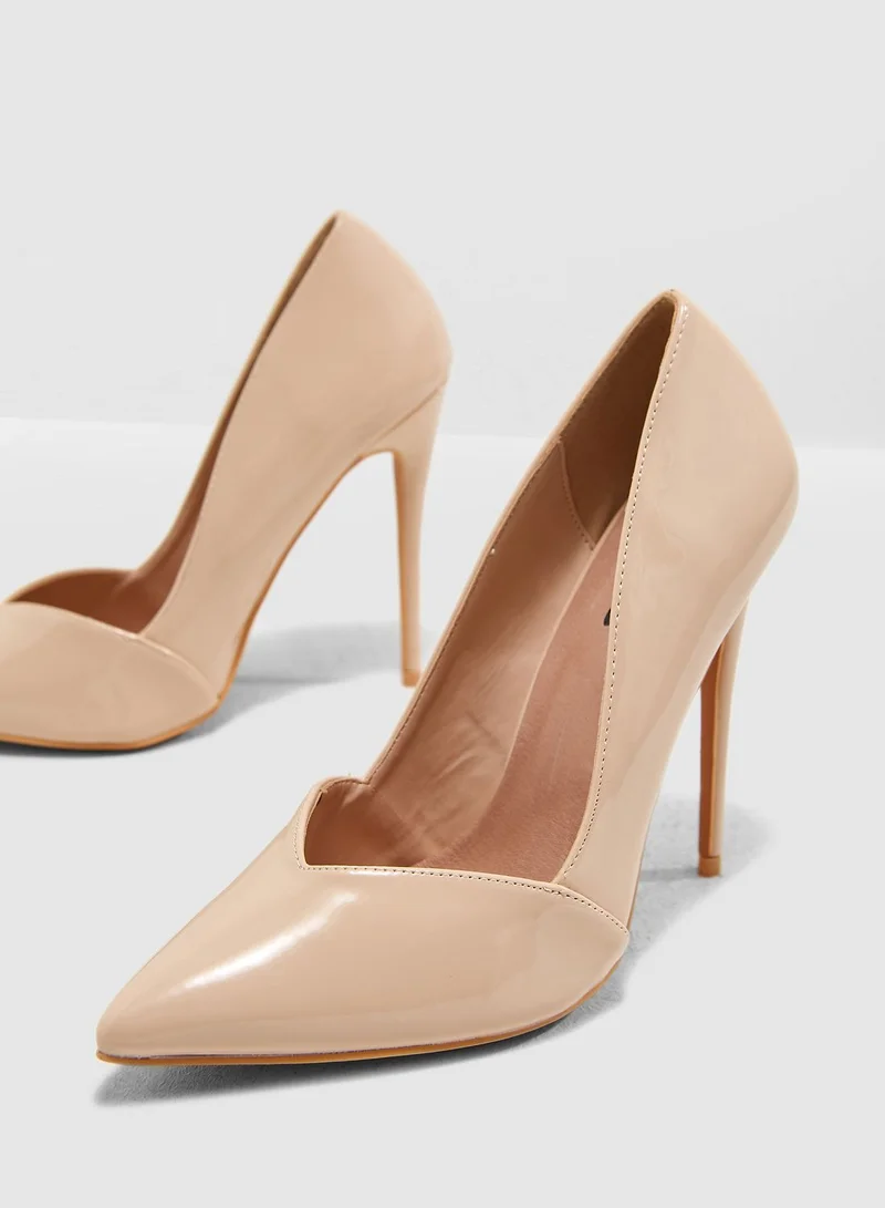 LOST INK Talulah Sweetheart Cut Court Shoe