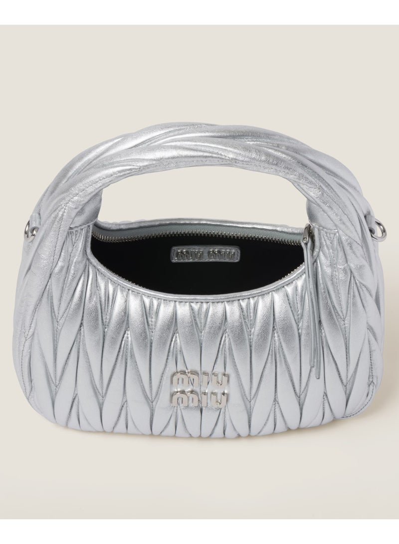 مياو مياو حقيبة هوبو من جلد النابا المبطن من MIU Wander، حقيبة توت نسائية، حقيبة كروس نسائية، حقيبة يد نسائية، حقيبة كتف نسائية، حقيبة سفر نسائية، فضية - Image 4