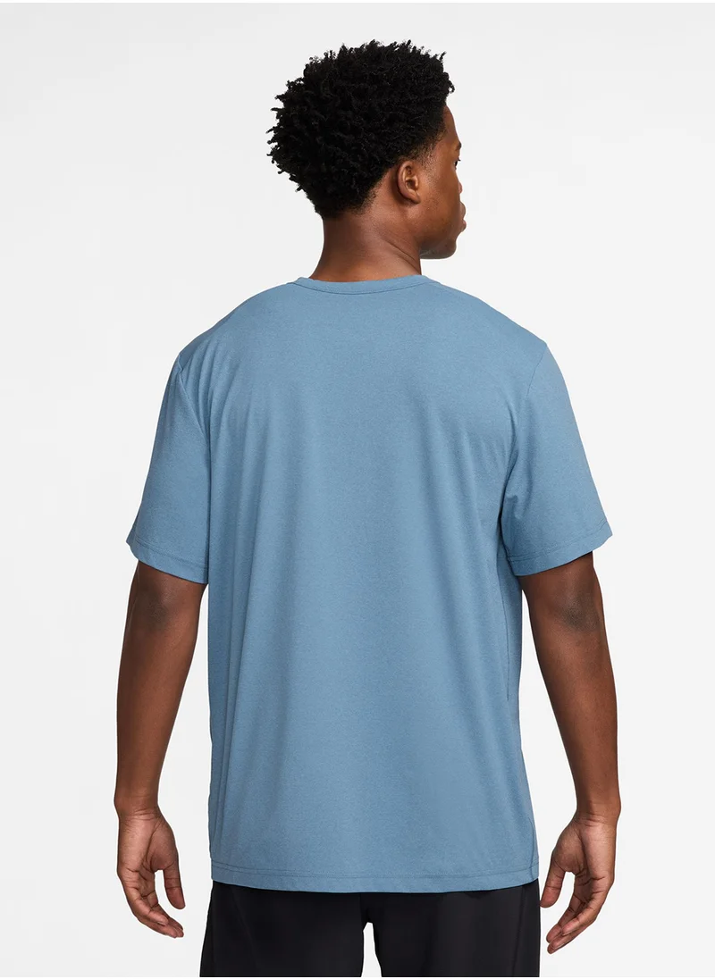 Nike Dri-Fit Hyverse Swoosh T-Shirt