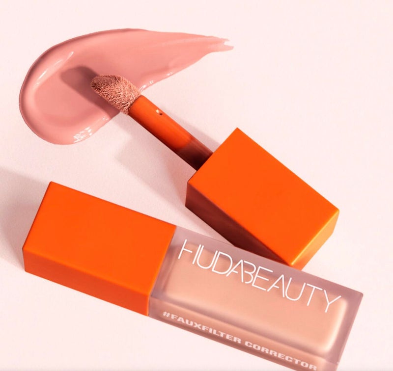HUDA BEAUTY #FAUXFILTER Under Eye Color Corrector, Peach, Light Pinky Orange, For Light to Medium Skin Tones, Vitamin C and Niacinamide Infused