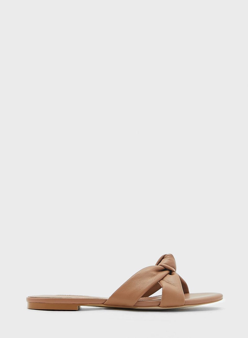 ديون لندن صندل فلات كاجوال - Image 1