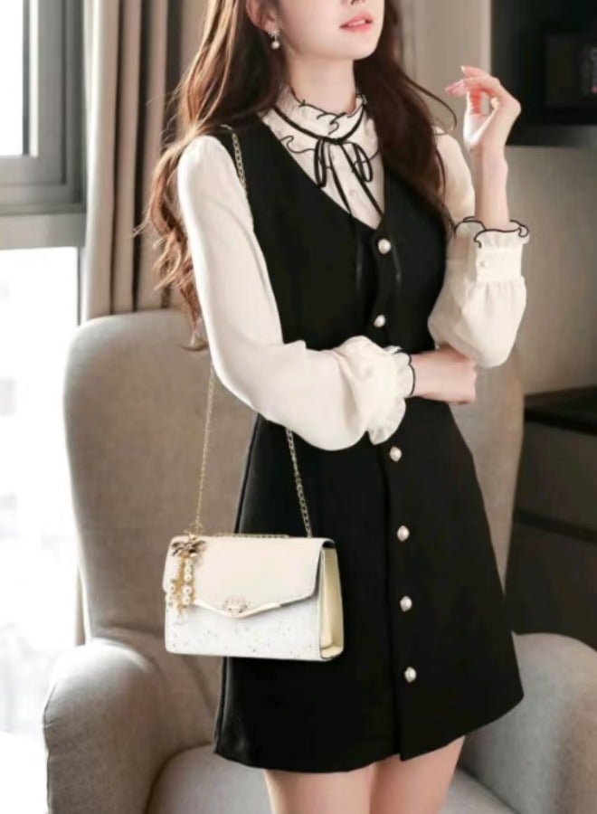 Starlit Charm White PU Shoulder Bag – With Pearl Pendant & Gold Chain - Image 4