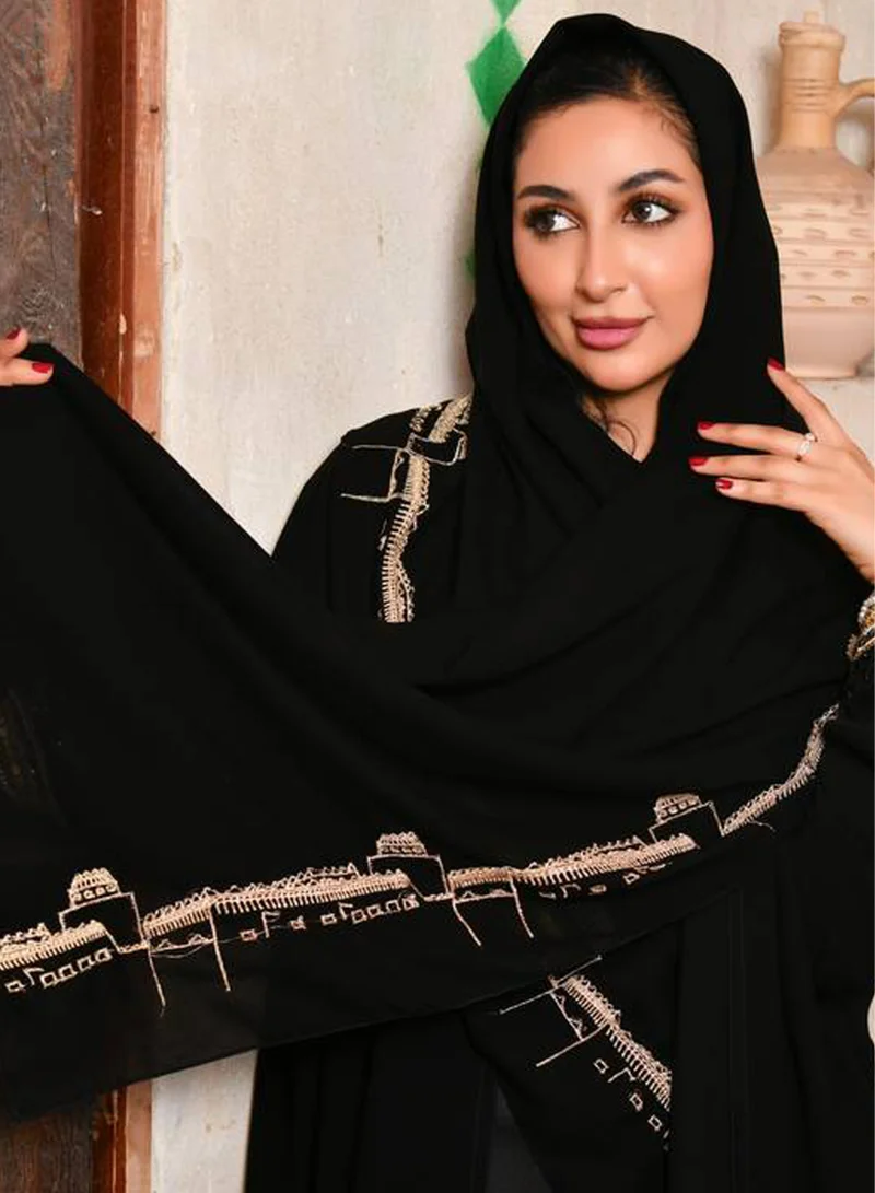 عبايات حوراء طرحة يوم التأسيس سوداء بتطريز  تراثي ذهبي