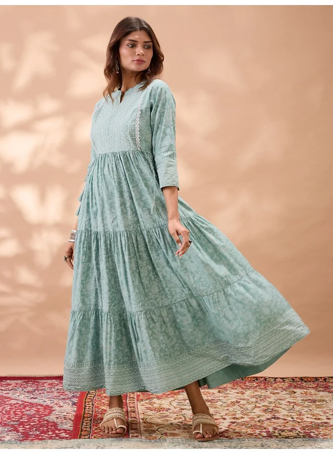 globus Women Green Mandarin Collar Floral Print Fit and Flare Lace & Tie Up Detail Flared Hem Tiered Maxi Dress