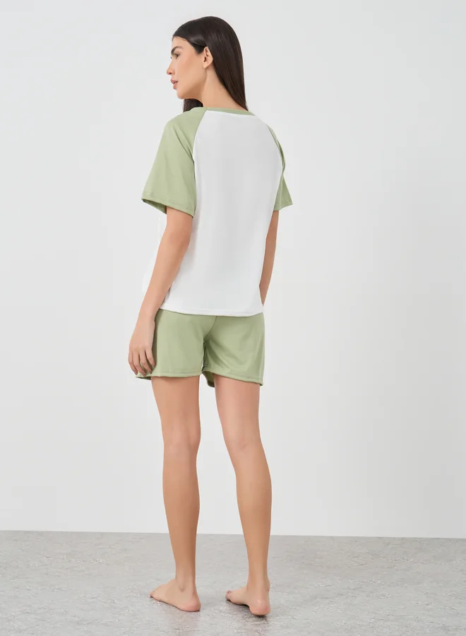 Take Two Take Two Raglan Sleeve Smile Printed T-Shirt and Shorts Pyjama Set