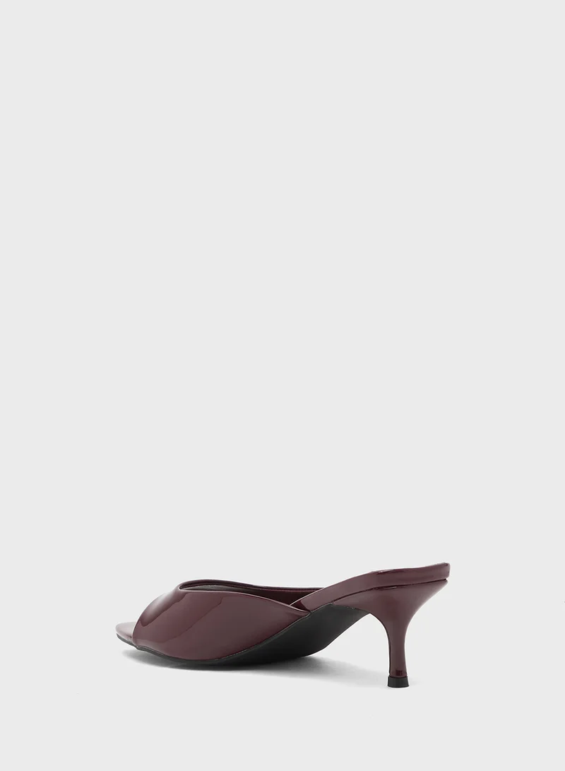 جينجر Low Heel Pointed Toe Sandal