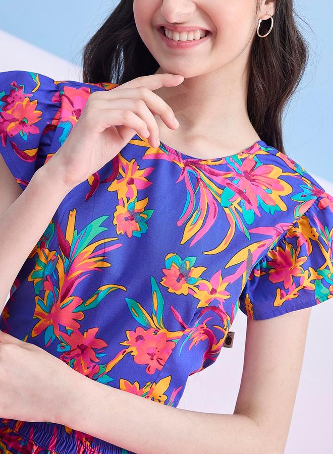 ستايلو بج طقم بلوزة قصيرة بطبعة زهور ورباط خلفي مع شورت فليبي من ستايلي - Image 5