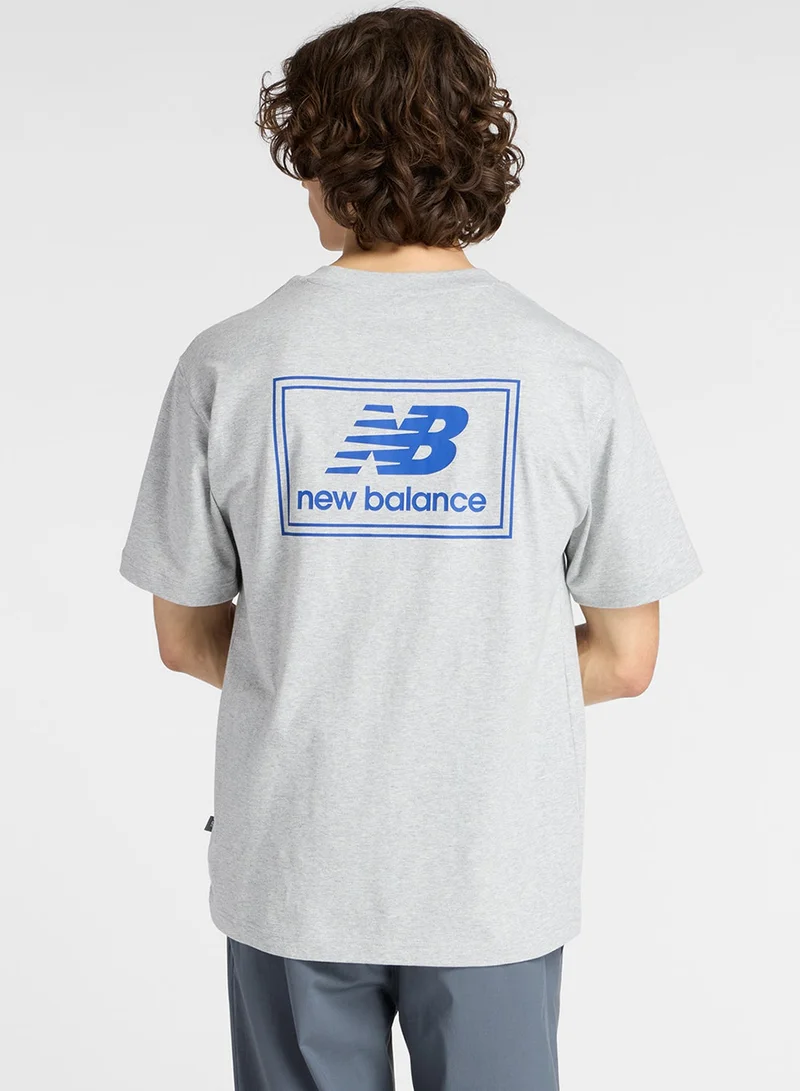نيو بالانس تيشيرت بتسمية منسوجة