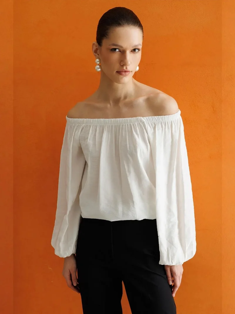 MIXRAY Off Shoulder Textured Blouse