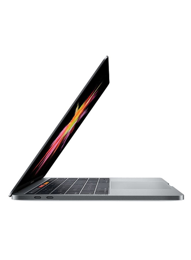 ابل  مجدد - لابتوب ماك بوك برو A1706 (2017) بشاشة 13.3 بوصة بدقة Full HD، مع معالج إنتل كور i5/الجيل السابع/ذاكرة RAM سعة 8GB/قرص SSD سعة 512GB/رسومات إيريس بلس 650 - Image 3