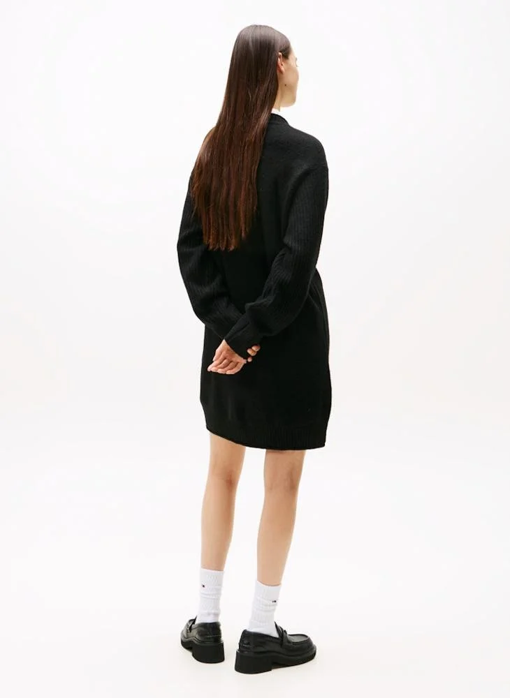 تومي جينز فستان قصير سويت شيرت بتفاصيل علم