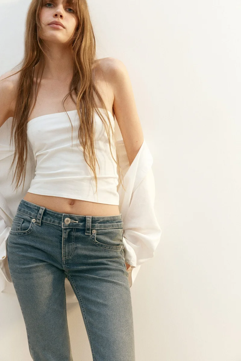 اتش اند ام جينز بحافة واسعة وخصر منخفض