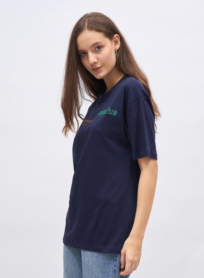 Styli Embroidered Detail Oversized Longline T-Shirt - Image 3