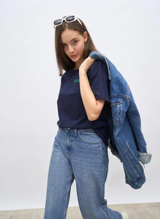 ستايلي تيشيرت طويل فضفاض بتطريز ستايلي