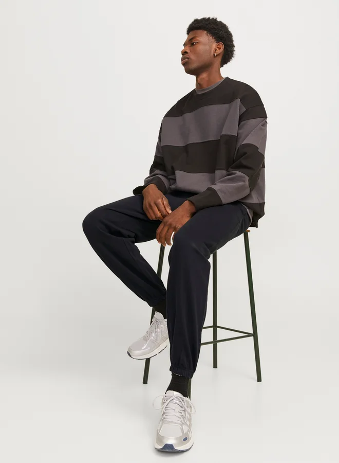 JACK & JONES Jack & Jones Solid Mid Rise Relaxed Fit Joggers
