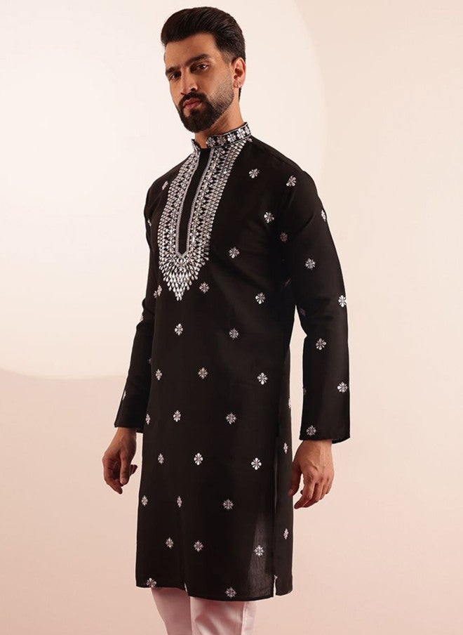Sojanya Black Embroidered Kurta for Men - Image 5