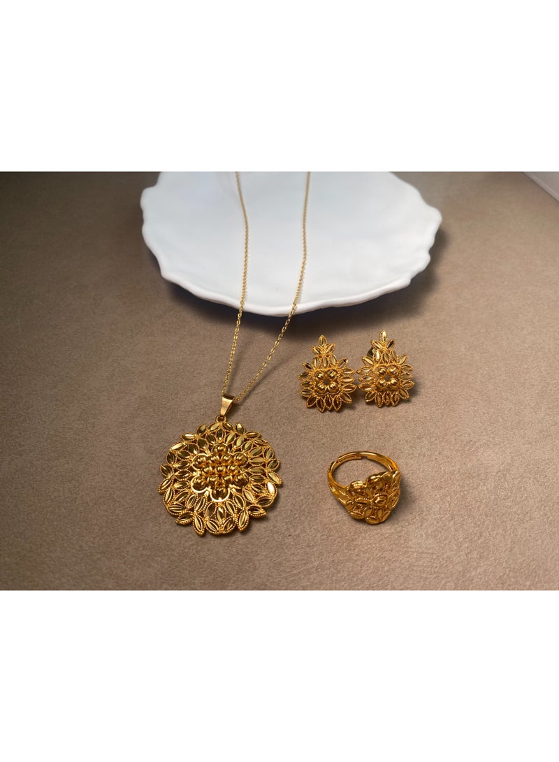 طقم نسائي مطلي بالذهب عيار ٢٢ قيراطًا: قلادة وأقراط وخاتم - عروض مميزة بمناسبة اليوم الوطني السعودي! هدايا أنيقة ومتعددة الاستخدامات لحفلات الأعياد - Image 5