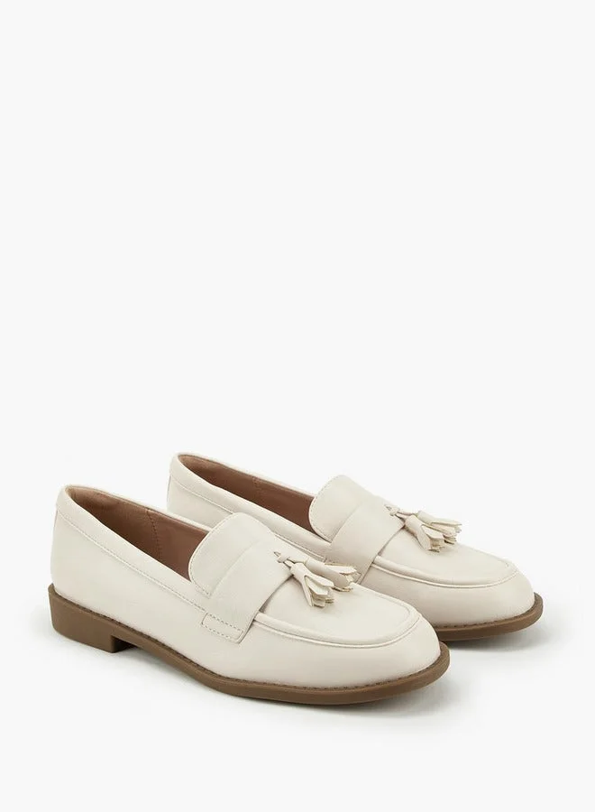 بابريكا حذاء لوفر سهل الارتداء بزخرفة شراشيب