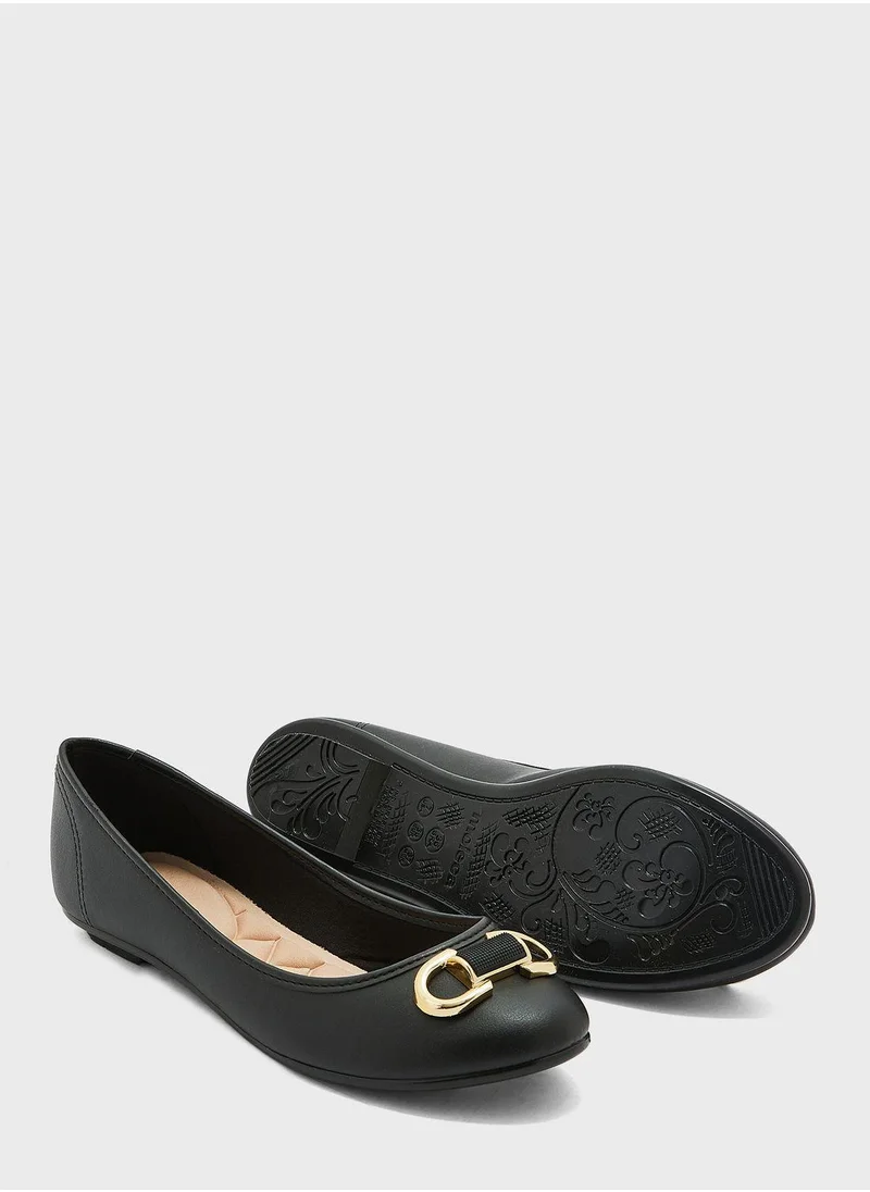 MOLECA Adelina Close Toe Ballerinas