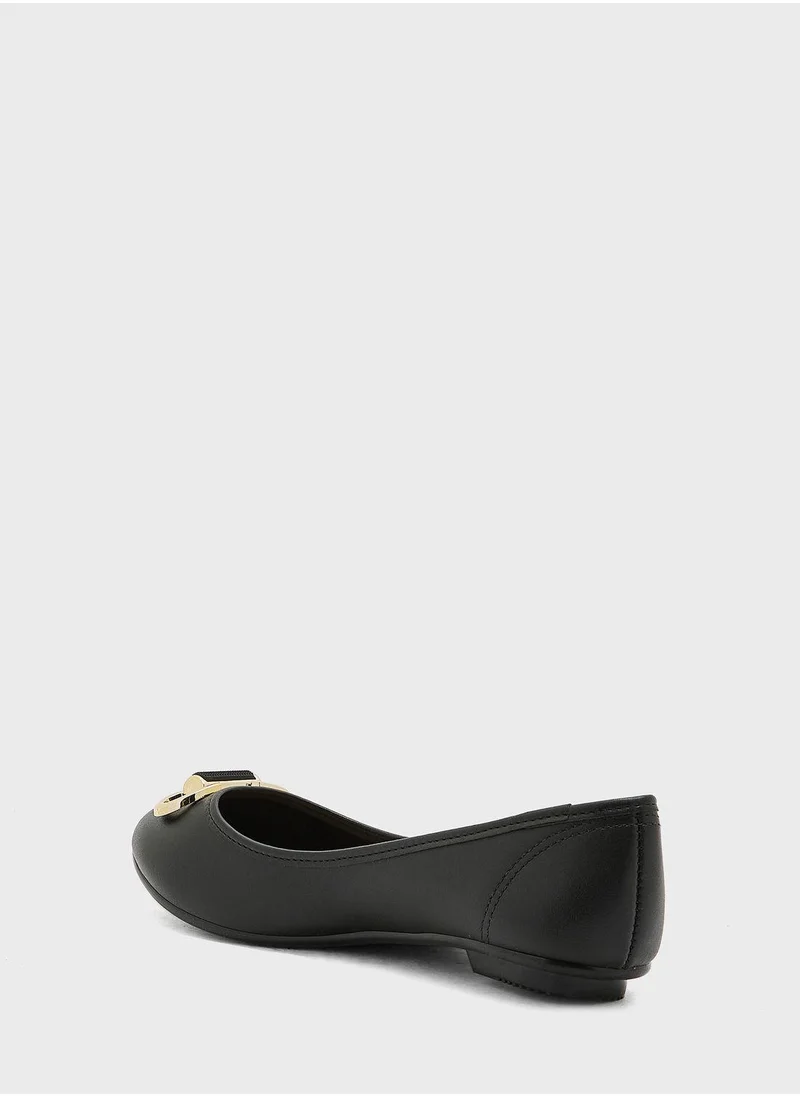 MOLECA Adelina Close Toe Ballerinas