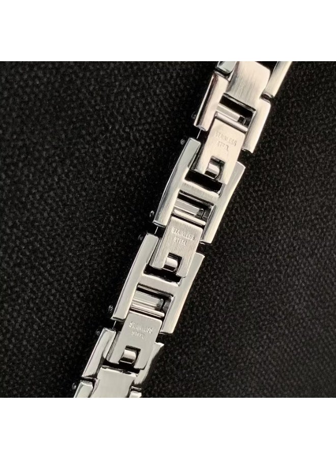 ديفيا سوار ساعة الماسي مقاس 38/40 مم، مظهر أنيق وفخم، قفل بخطاف وحلقة، وسادة ناعمة، صناعة راقية، ملمس مريح، سهل التركيب - فضي - Image 3