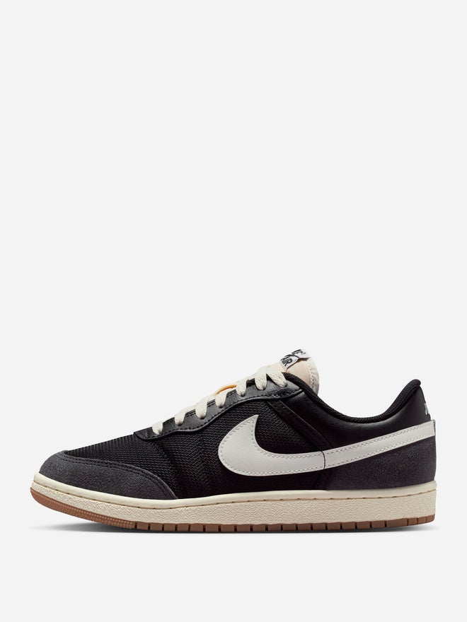 Nike Air Jordan Skyline Low Shoes - Image 2