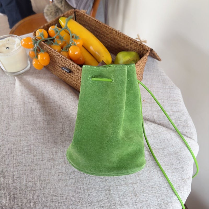 Korean Niche Drawstring Bucket Bag Ins Genuine Leather Women'S Bag Simple Crossbody First Layer Cowhide Shoulder Bag - Image 1