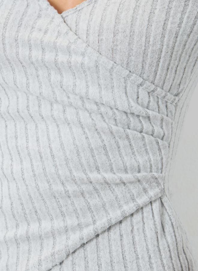 تايك تو بلوزة ملفوفة بأكمام طويلة وياقة على شكل حرف - Image 3