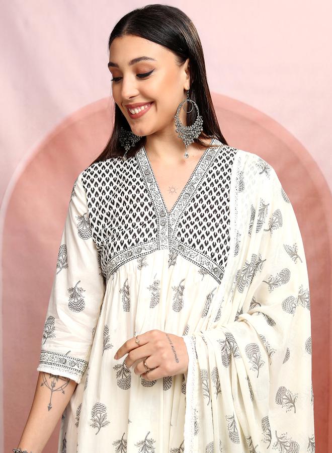 Vishudh Women Black Printed Cotton Kurta Set - Image 2