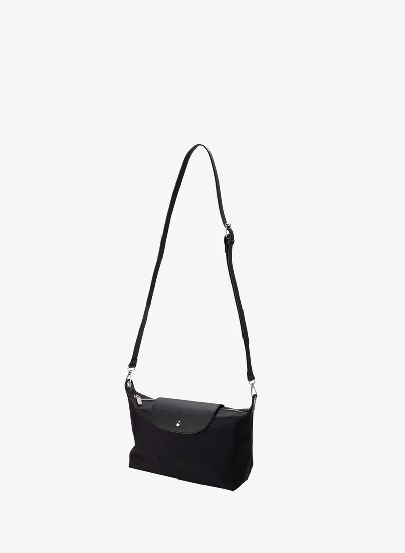 باتا حقيبة بوش منقوشة سوداء