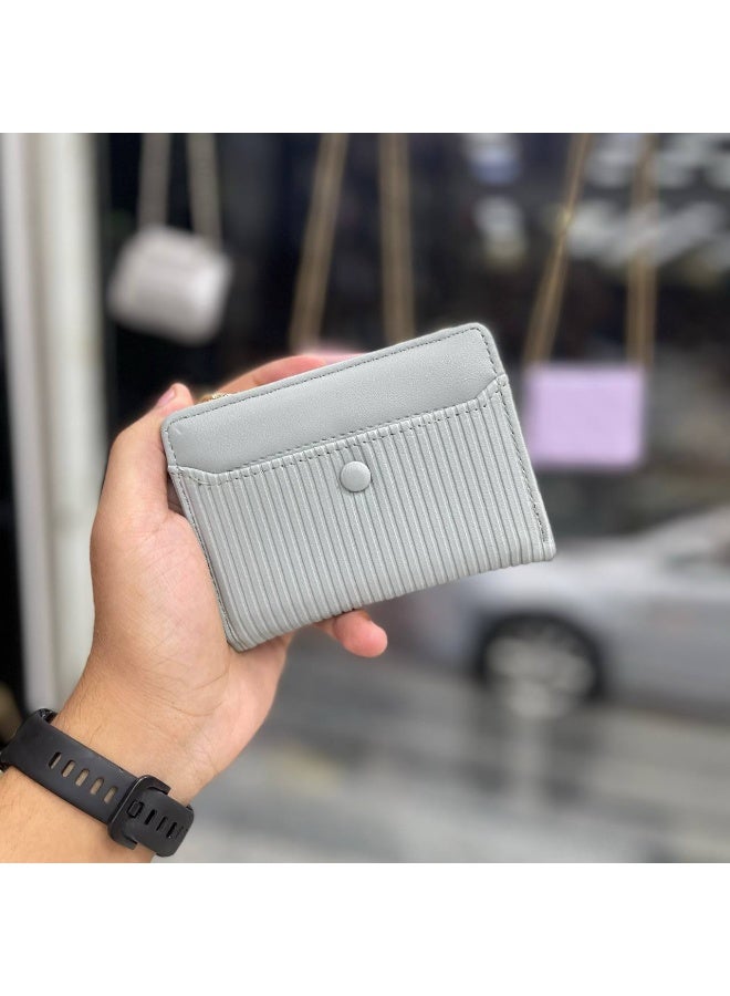 كوتش اوت ليت محفظة مبطنة بقفل إغلاق - Image 2