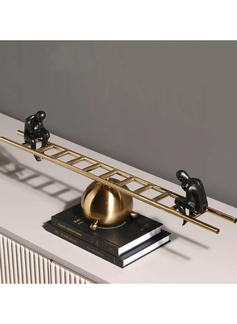 بلدي القرع قطعة ديكور معدنية عصرية بتصميم بسيط على شكل أرجوحة، تُستخدم كزينة للخزائن أو كقطعة فنية إبداعية. - Image 5