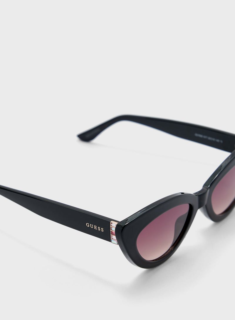 GUESS Oversized Sunglasses - Image 3