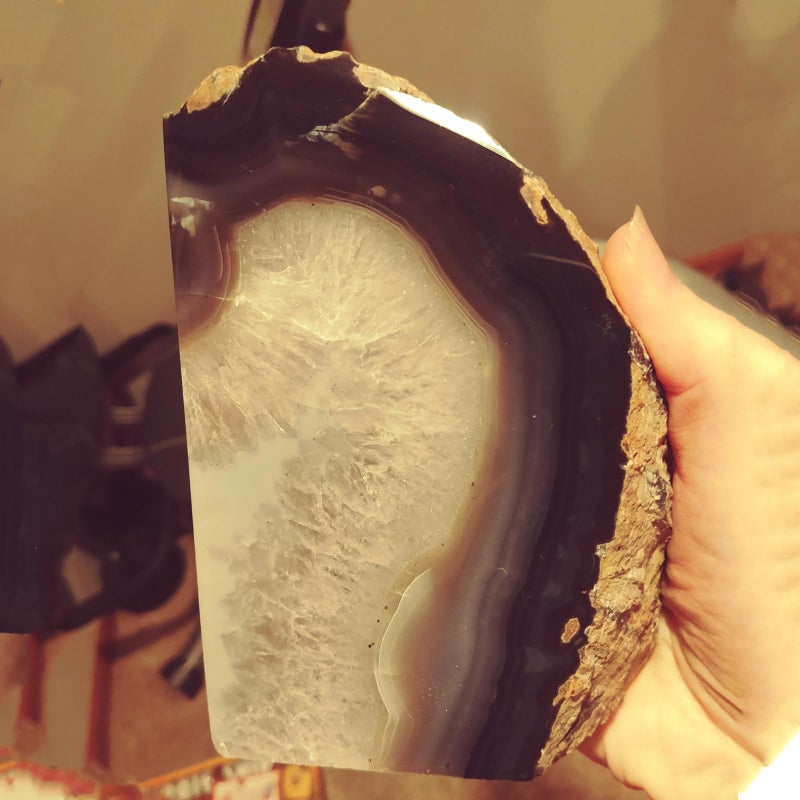 JIC Gem 1 Pair(6 to 8 Lbs) Natural Agate Bookends Decorative geode Book Ends for Heavy Books with Rubber Bumpers Crystal Bookends for Shelves and Office Decoration - Image 4