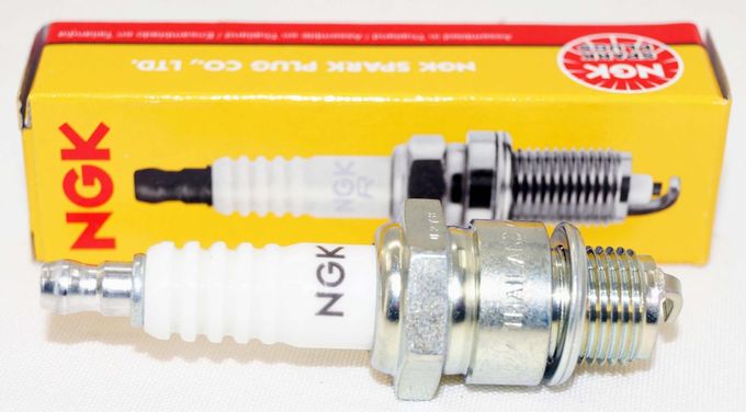 NGK SPARK PLUG SET NGK 708.14.90 B8HS-10 5126 Set 2 piece - Image 5