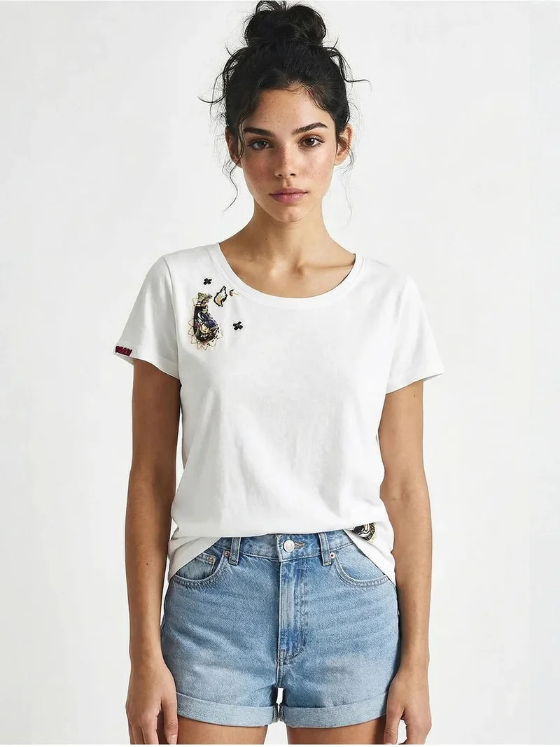 بيانكو لوتشي LUCCI Embroidered U Collar Basic T-Shirt