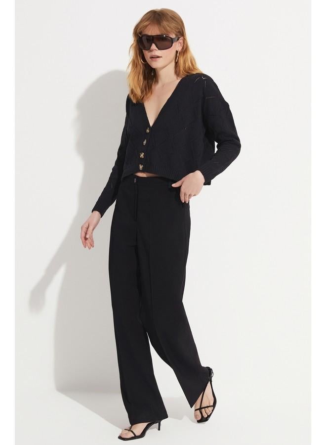 June Lacy V-Neck Crop Cardigan Black - Image 1
