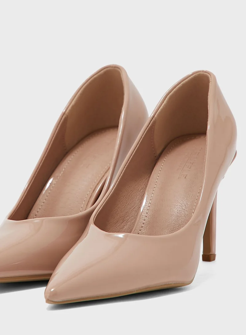 Truffle Shiny Pointed Pump