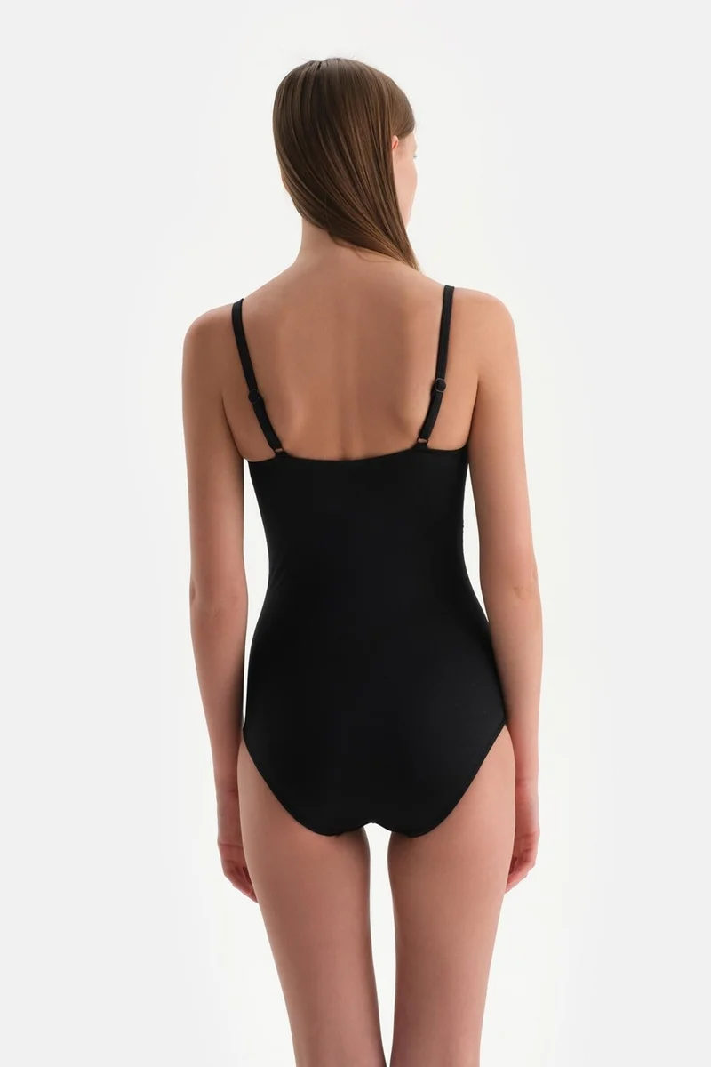 داجي Black Swimsuit