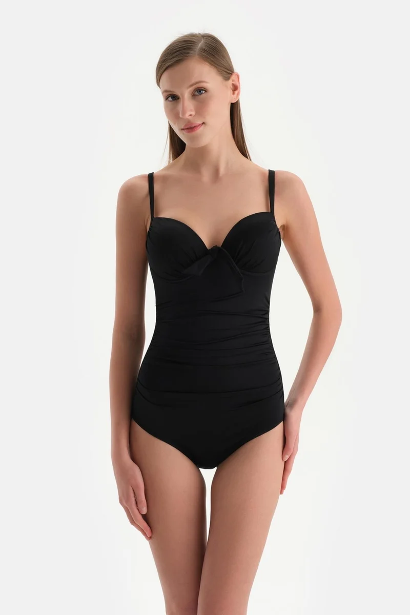 داجي Black Swimsuit