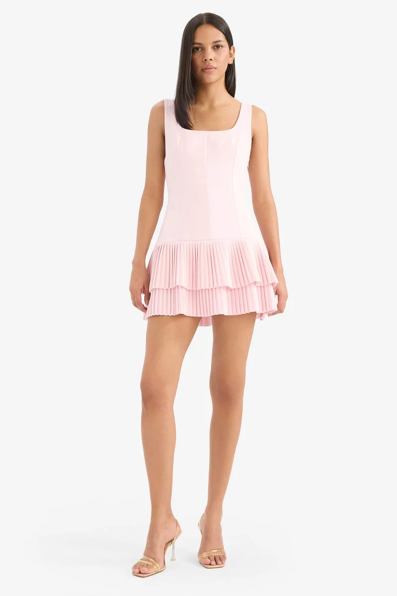 ديفاكتو Square Collar Mini Dress