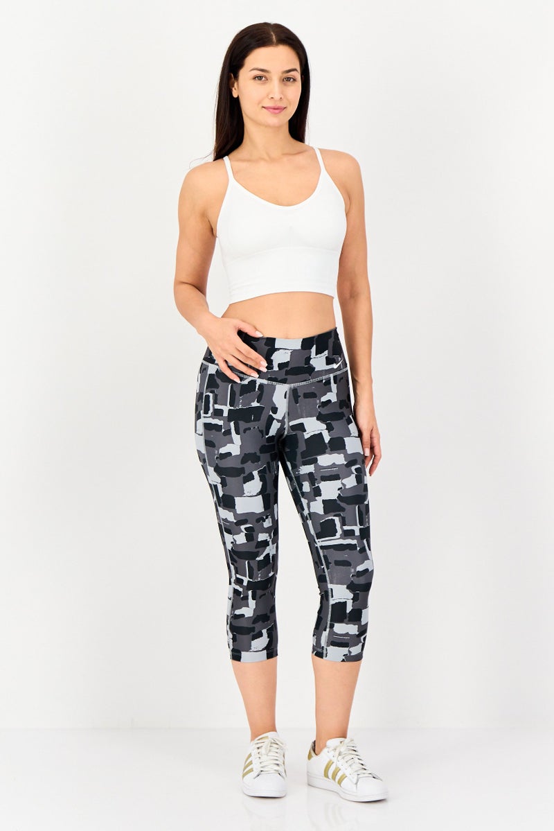 Nike سراويل رياضية نسائية بتصميم تمويه 3/4، متعددة الألوان - Image 2