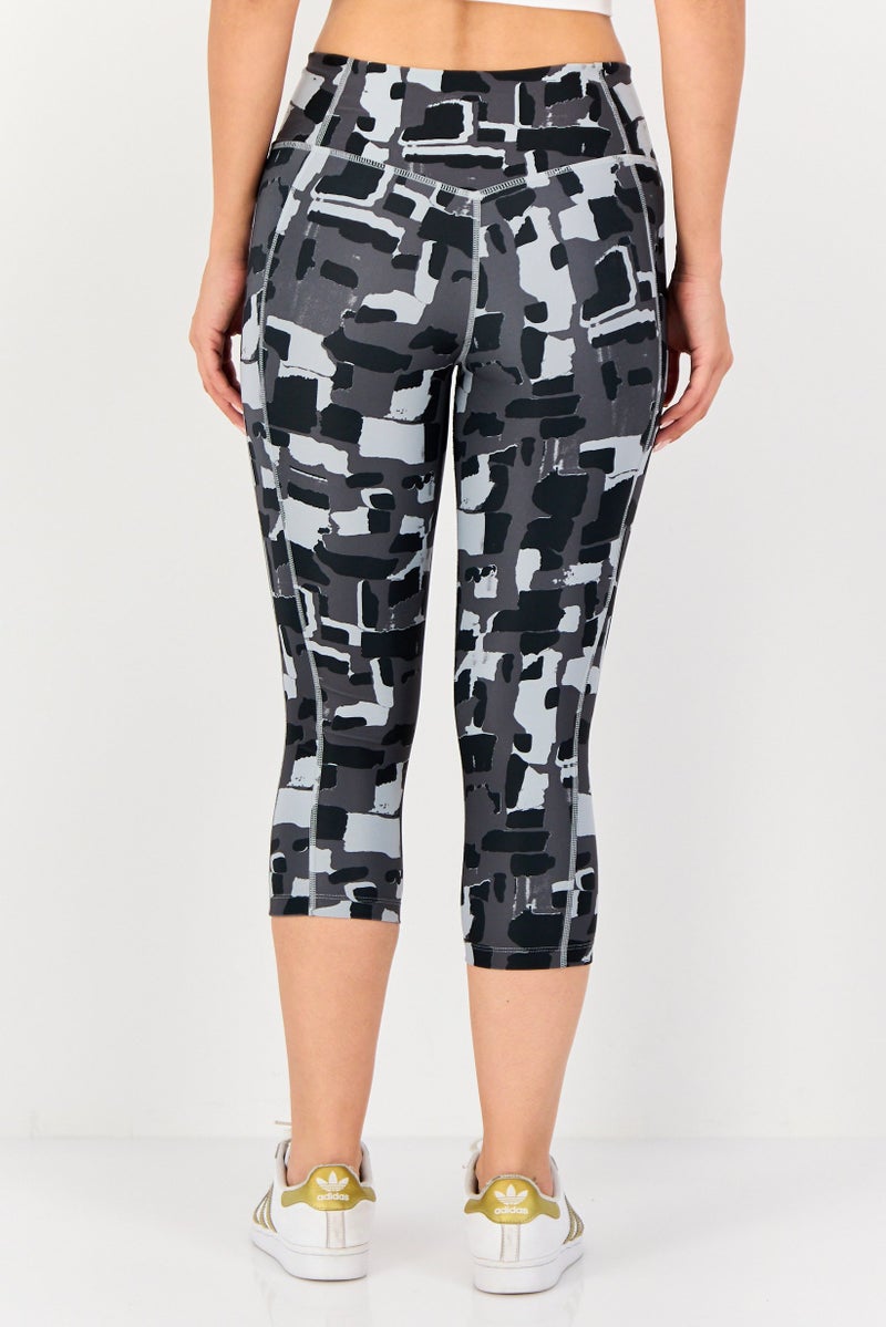 Nike سراويل رياضية نسائية بتصميم تمويه 3/4، متعددة الألوان - Image 4