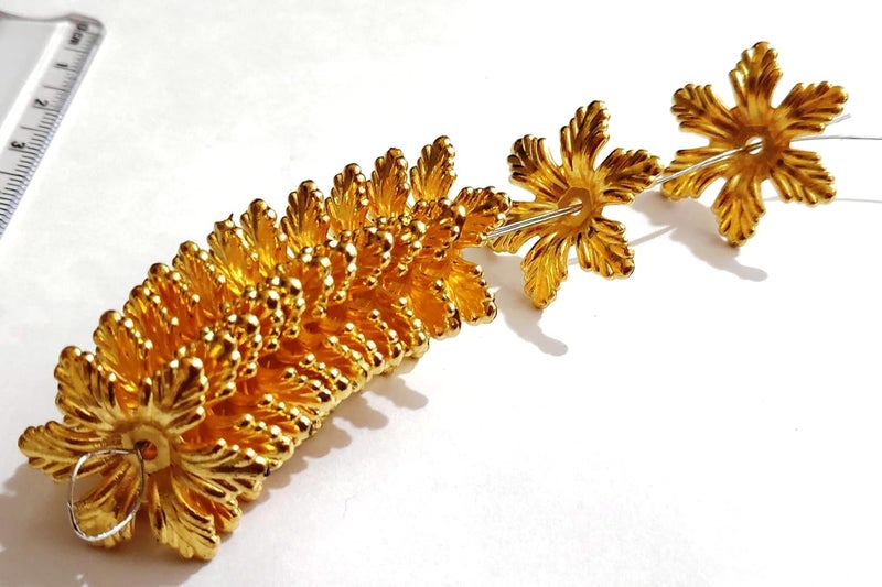 Get-Set-Go! Golden Color (100pcs) Flat Flowers Plastic Beads for Jewellery Making, Arts and Crafts Work, Necklace, Bracelet Earring DIY Kit (Flower Flat Gold)  - Image 5