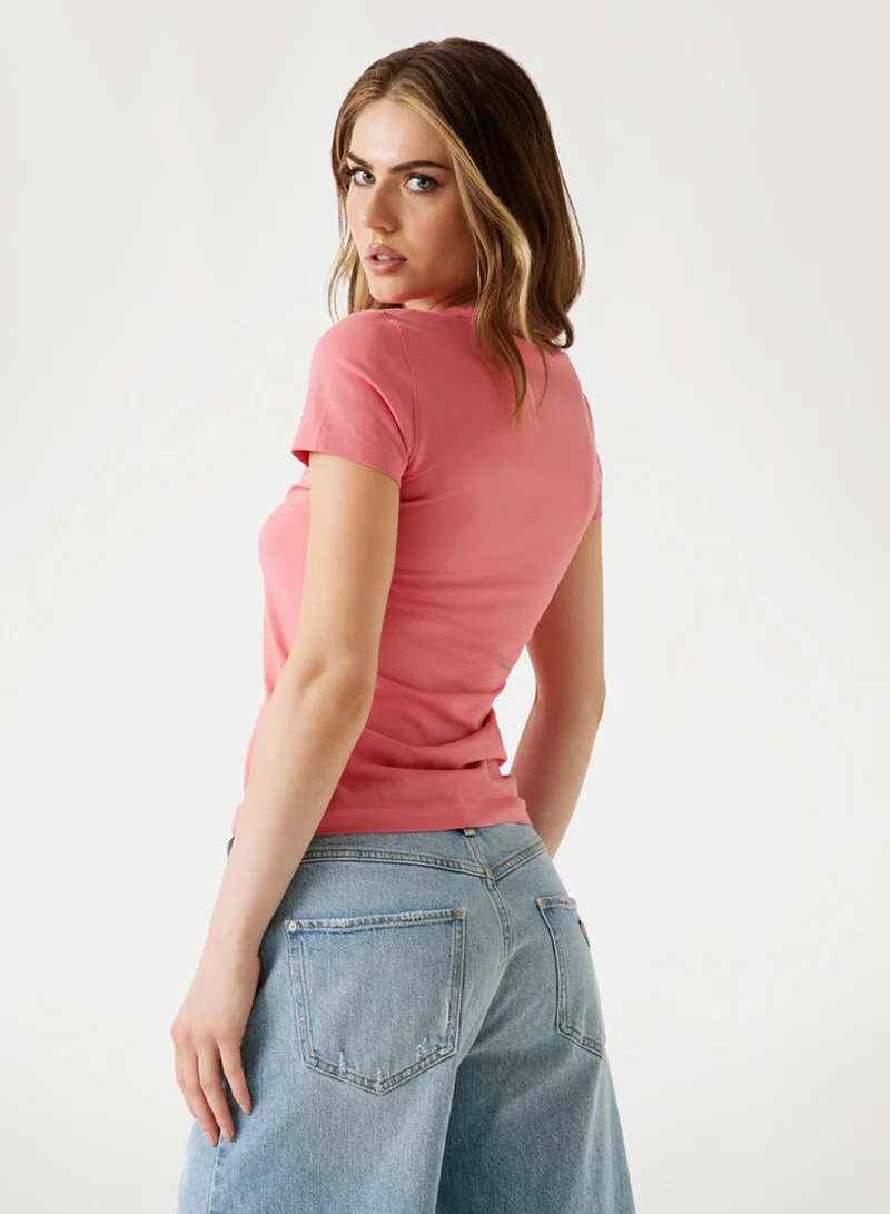 جس Crew Neck Short Sleeve Logo T-Shirt
